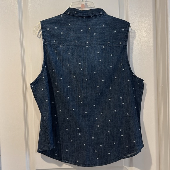 Universal Thread Blue chambray denim sleeveless stars print top XL 4th of July - Picture 3 of 11